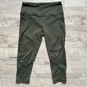 Victoria's Secret Sport Knockout Army Khaki Green Capri Cut Out Mesh Leggings M